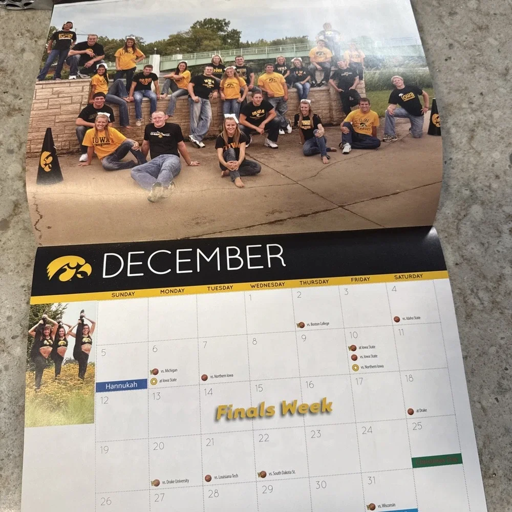 University Of Iowa SPIRIT SQUADS 2010-2011 Cheerleading Herkey Dance Team‎
